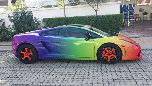 Lamborghini Gallardo gets rainbow camouflage in Malaysia. - 5