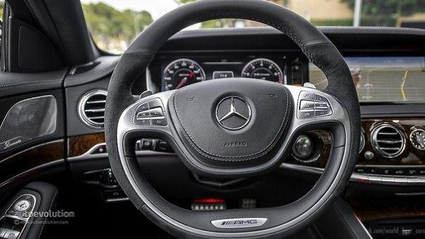 Mercedes-Benz S 63 AMG.5,5L V8Мощность: 585 л.с.Крутящий момент: 900 НмПривод: ПолныйРазгон до ... - 5