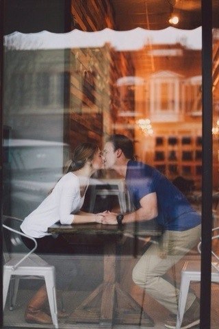 Любовь — это чудо, потому что она замыкает весь мир на одном человеке, с которым вам хорошо, любовь ... - 2