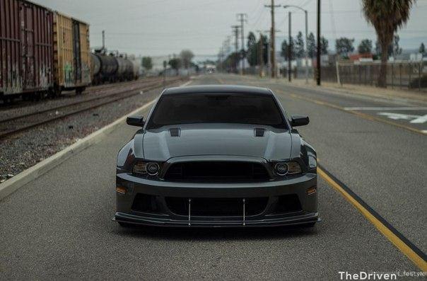 Ford Mustang GT 5.0 - 2