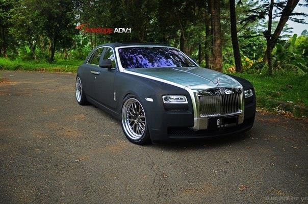 Rolls-Royce Ghost on ADV.1 Wheels.