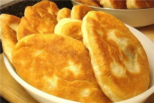 Очень вкусные пирожки, мягкие, готовятся легко, быстро и из самых простых продуктов.Ингредиенты:0.5 ...