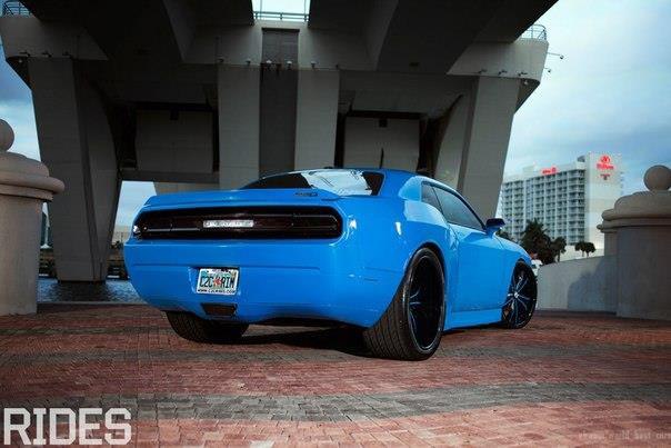 Dodge Challenger SRT8 - 2