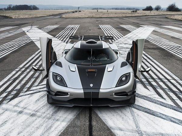 Koenigsegg One:1.5.0L V8: 1340 .. : 1371 :  ... - 3