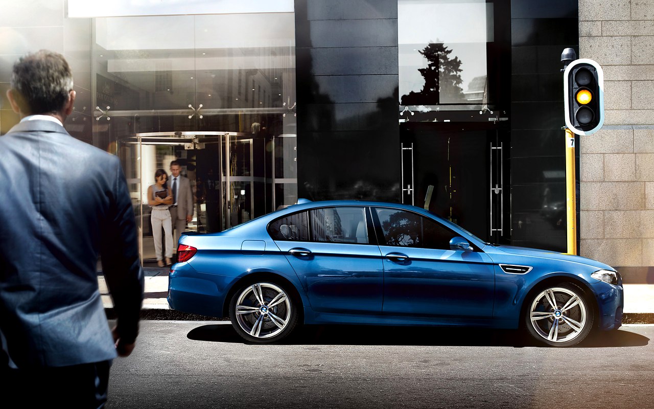  BMW:     - 3  2014  01:53 - 2