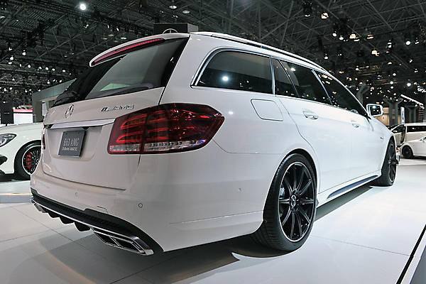 Самый быстрый универсал сегодня – это Mercedes E63 AMG Wagon 4Matic. Почти не отличается от ... - 2