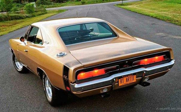 1969 Dodge Charger R/T - 2