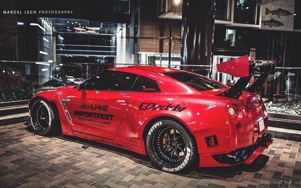 Nissan GT-R - 2