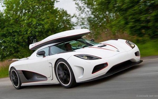 Koenigsegg Agera R.Двигатель: 5000 смМощность: 1115 л.с.Крутящий момент: 1200 НмПривод: заднийРазгон ...