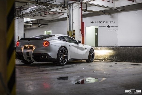 Ferrari F12 Berlinetta. Wheels: PUR RS07, 219, 2212 | Matte Anthracite.