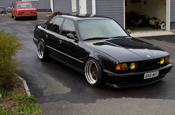 BMW M5 E34 одна из самых красивых и надёжных BMW M серии, кстати в 1992 году это был самый быстрый ...