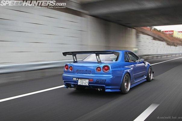 Nissan Skyline GT-R R34 - 2