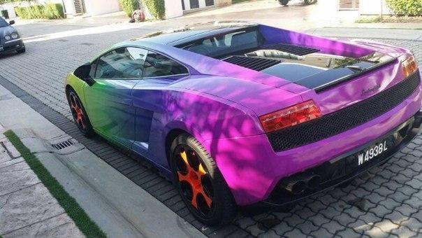 Lamborghini Gallardo gets rainbow camouflage in Malaysia. - 4