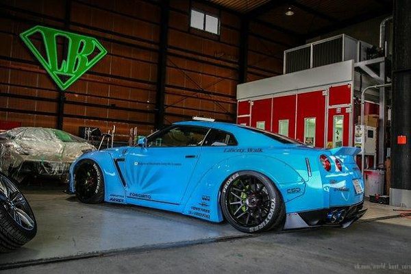 Bright Blue Liberty Walk Nissan GT-R Posing. - 8