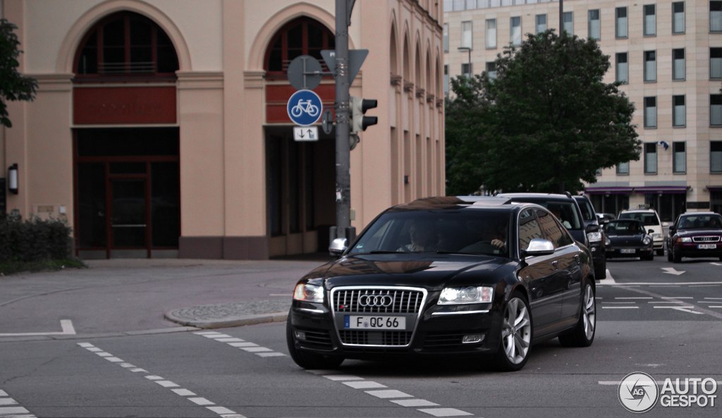   Audi S8:      (: