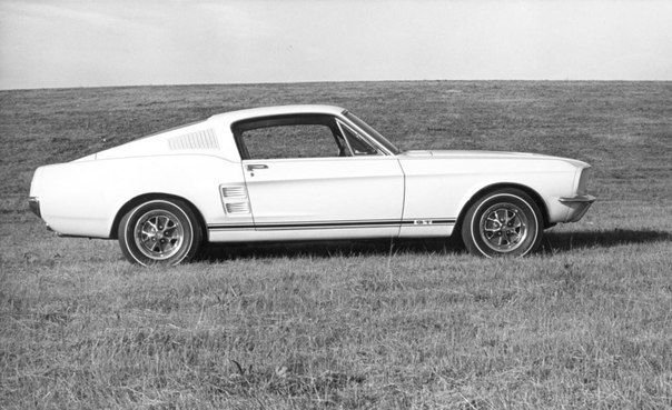 1967 Ford Mustang GT - 4