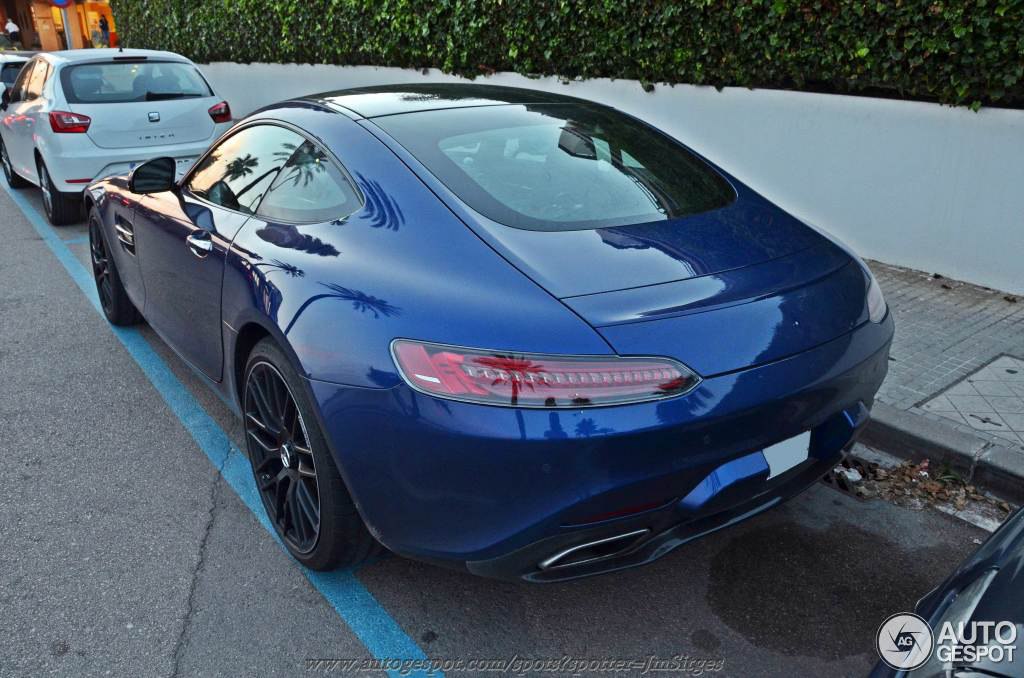 Mercedes AMG GT - 4