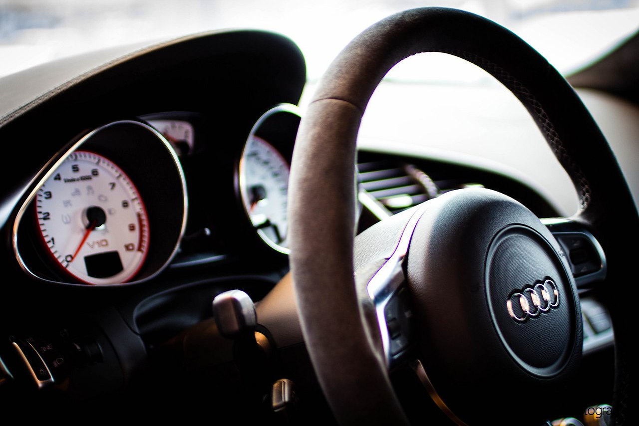 Audi R8 V10