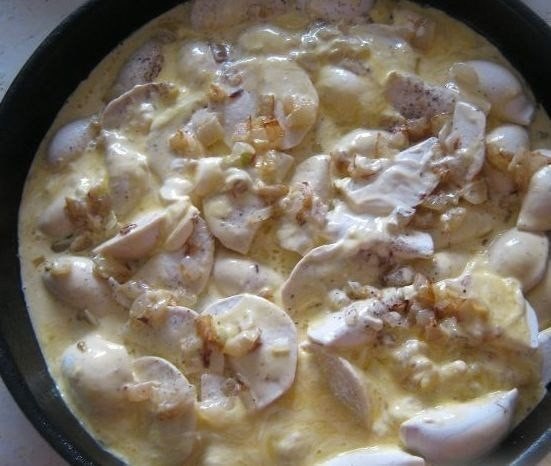 Запеканка из пельменей "ЛЕНИВАЯ ЖЕНА" Очень просто , быстро и вкусно! Ингредиенты: - ... - 4