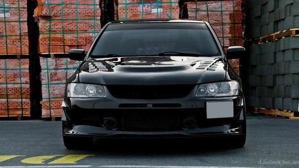 Mitsubishi Lancer Evolution IX - 4