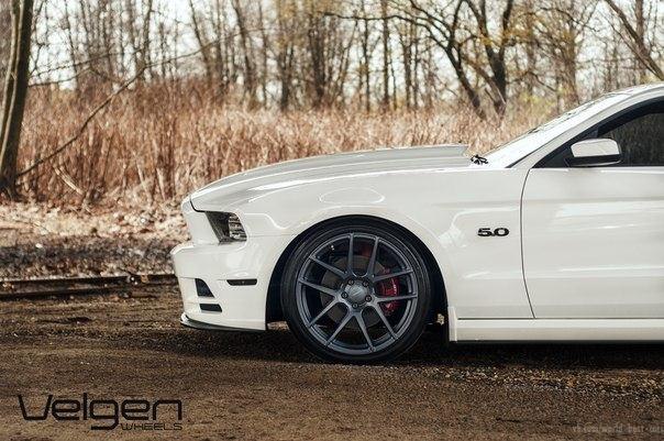 Ford Mustang GT 5.0 on Velgen Wheels. - 4
