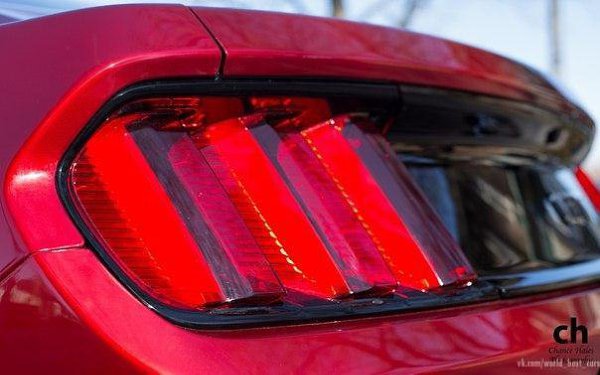 Ford Mustang GT 5.0 - 8