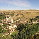 � ����� �� ������������ ��������� �����-���� �� ���� (���. Convento de Santa Cruz la Real) � �������. ��������� ��� ������� � 1218 ���� � ������ ����� ����������� ������ ������������ �� ������� ���������
