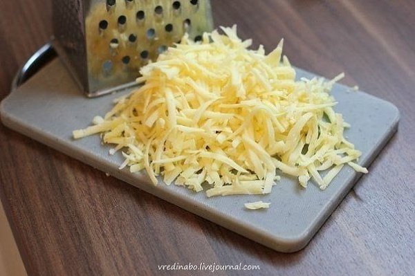 Курица под помидорами и сыром.Ингредиенты:- 2 куриные грудки- помидоры (необязательно черри, просто ... - 5