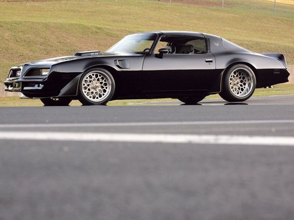 1977 Pontiac Firebird Trans Am - 4