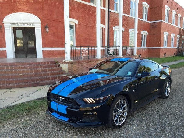 Ford Mustang GT Fastback - 4