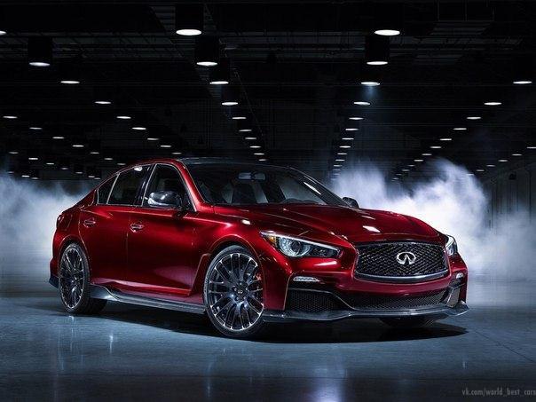 Infiniti Q50 Eau Rouge.