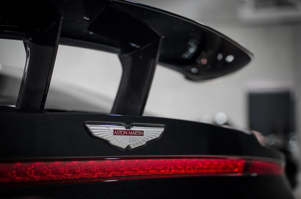 Aston Martin One-77 Q-Series.   V12 Atmo (7312 )  760 ..  7500 ... - 8
