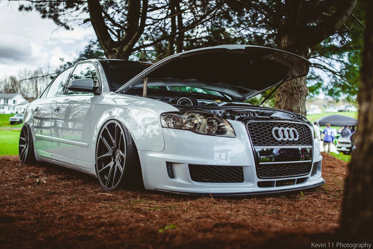 Audi A4.