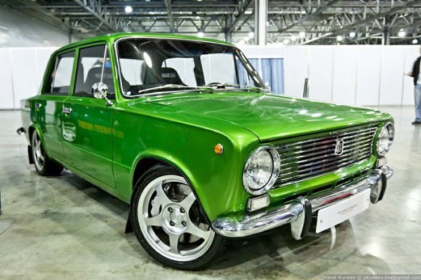 Какие деньги, такой и автомобиль... Грубо, за 1500-2000 убитых енотов б/у Мерседес не купишь! А вот ...