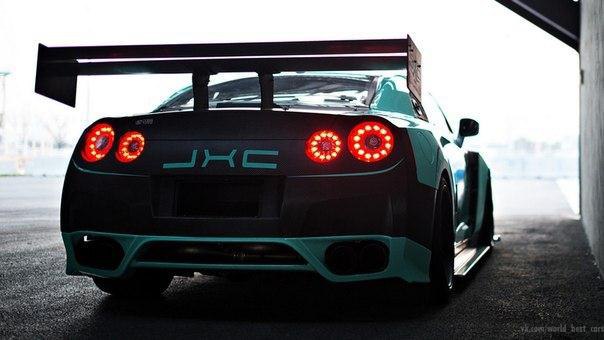 Nissan GT-R