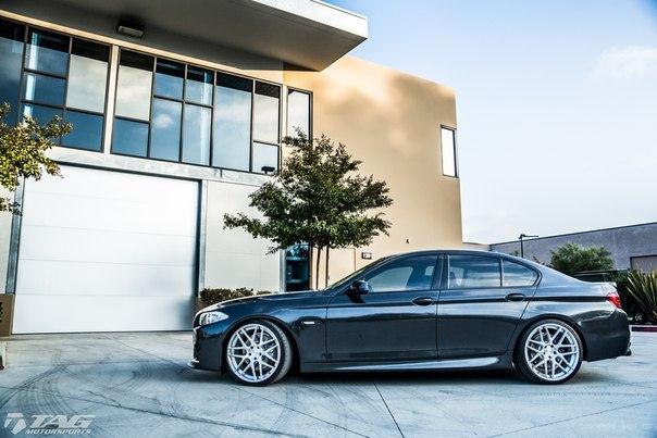 BMW 550i.