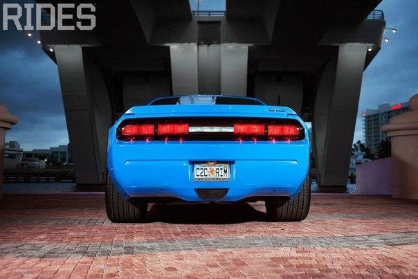 Dodge Challenger SRT8 - 3