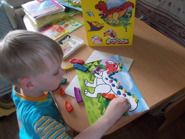 Маме в копилку.Развиваем мотрику ручек в игре.Игры с резинками для волос.Рисуем на песке или ... - 4