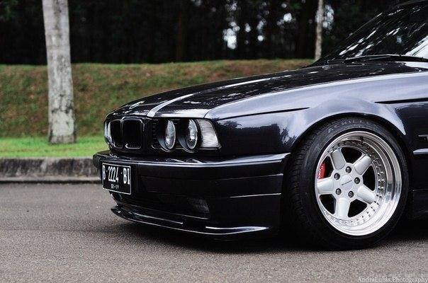 BMW M5 1994. 3.8 R6 340 ..  400  0-100 5.9 ... - 4