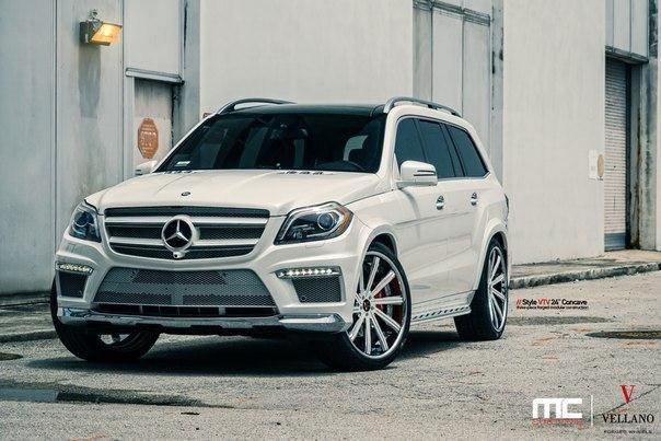 Mercedes-Benz GL 550 AMG Sports Package (X166) on Vellano Wheels.