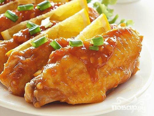 Курица, запеченная с лимоном и белым вином.Время приготовления: 1 ч. 00 мин.Рецептов печеной курочки ...