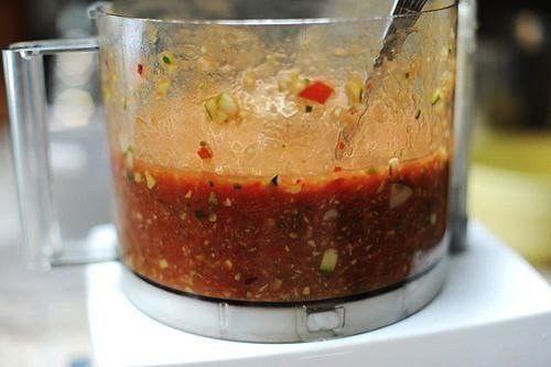 Гаспачо.спелые мясистые помидоры - 1 кгогурец - 1 шт.болгарский перец (красный, зеленый) - 2 ... - 2