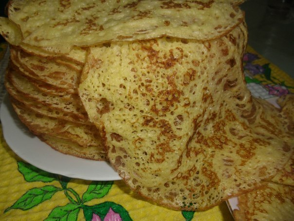 Блины дрожжевые.Продукты: 1 л. молока,1/2 стакана манной крупы, 1.5 чайной ложки соли, 2 ст.ложки ...