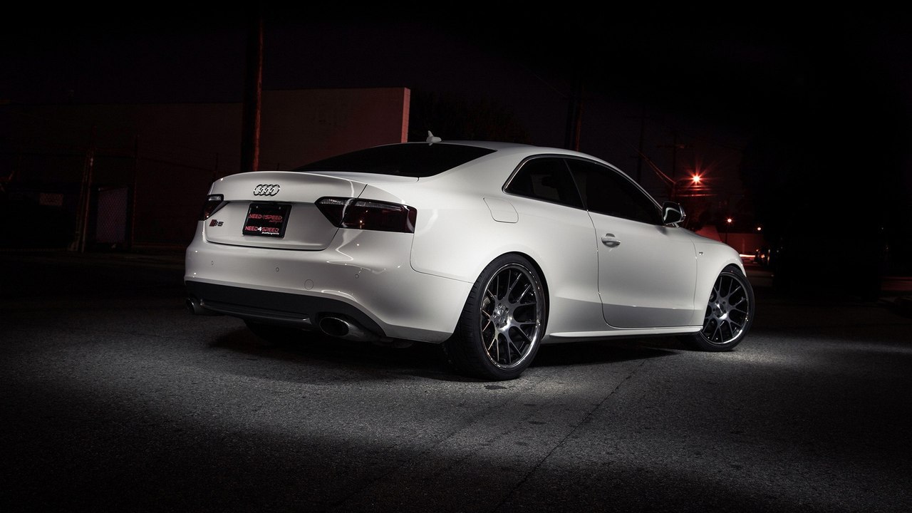  Audi   . - 5