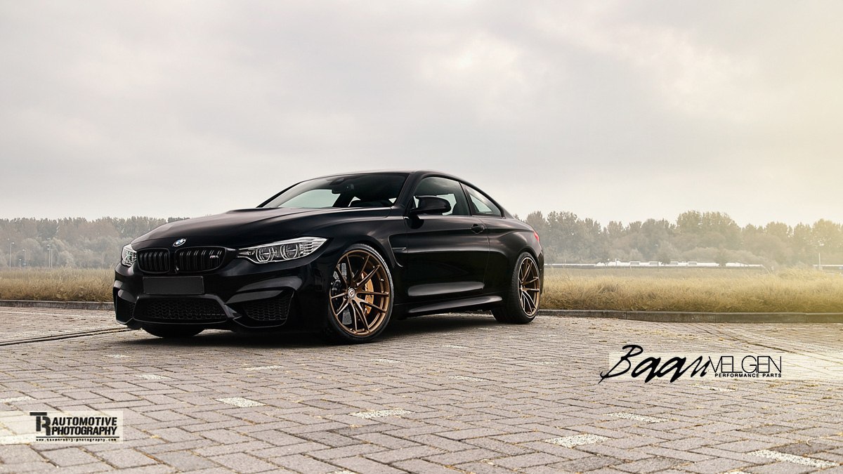 BMW M4.