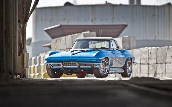 1967 Ford Shelby GT500 vs 1967 Chevrolet Corvette Sting Ray 427 - 7