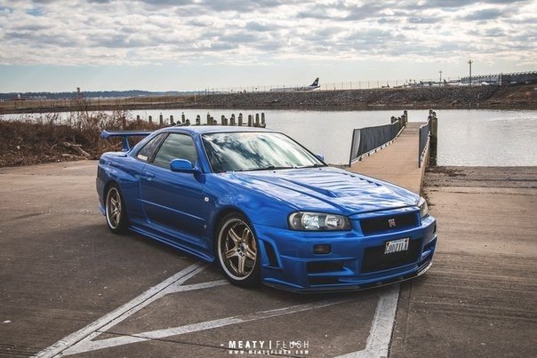 Nissan Skyline GT-R R34 - 5