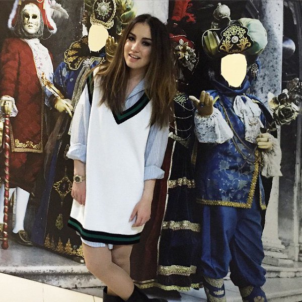 Бурундучок уже готов почти к выходу на сцену! Getting ready to perform! 30 minutes left! ...