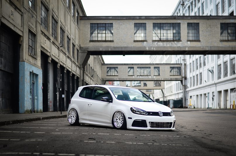 Volkswagen Golf R. - 5