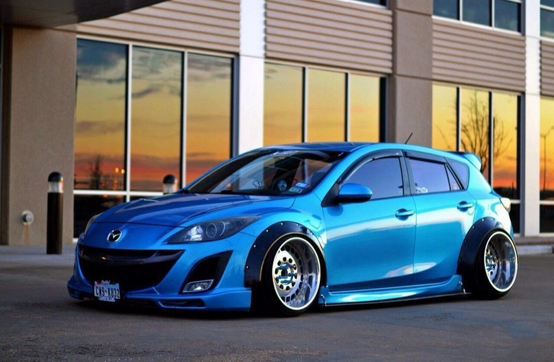 Mazda 3 BL stance